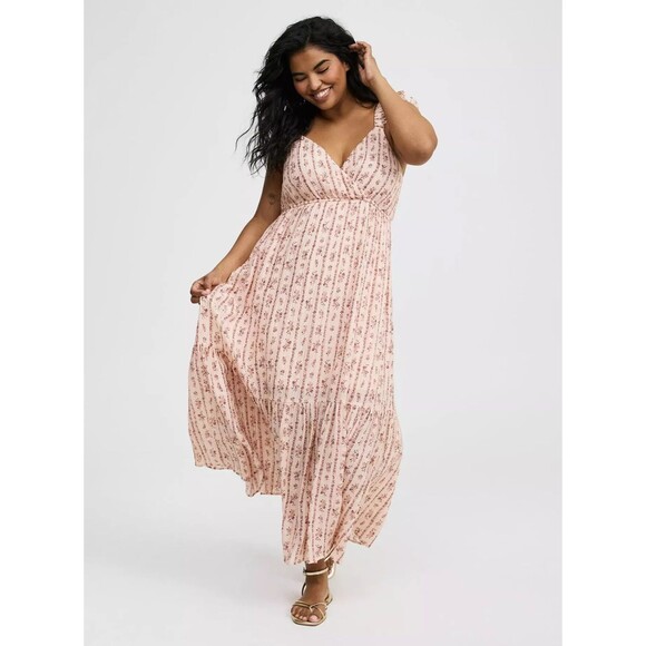 torrid Dresses & Skirts - Torrid Maxi Ruffle-Sleeve Surplice Dress Floral Stripe Maxi Size 3 3x Coquette
